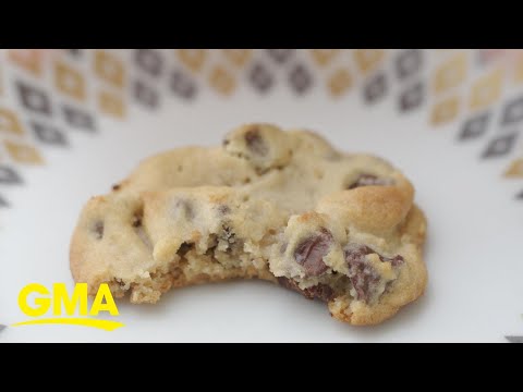 Snoop Dogg's peanut butter chocolate chip cookie recipe l GMA Digital