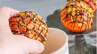 Pumpkin Spice Hot Chocolate Bomb Recipe