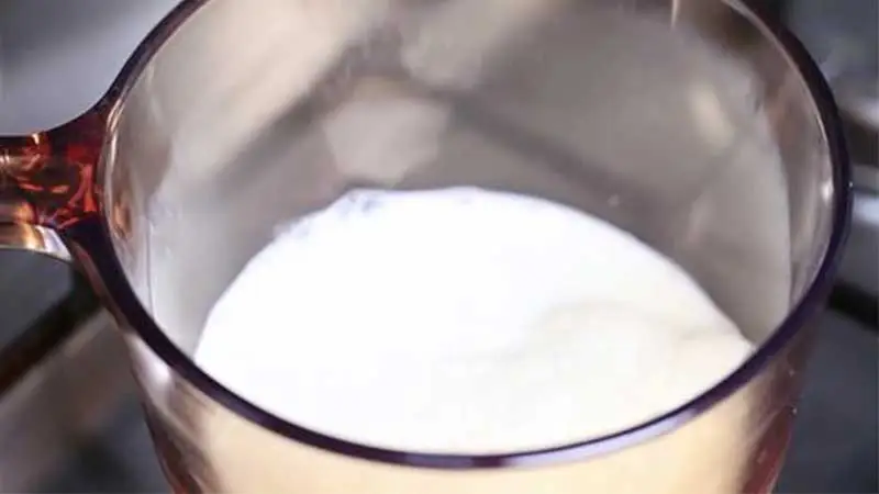 Heat the milk in a saucepan -